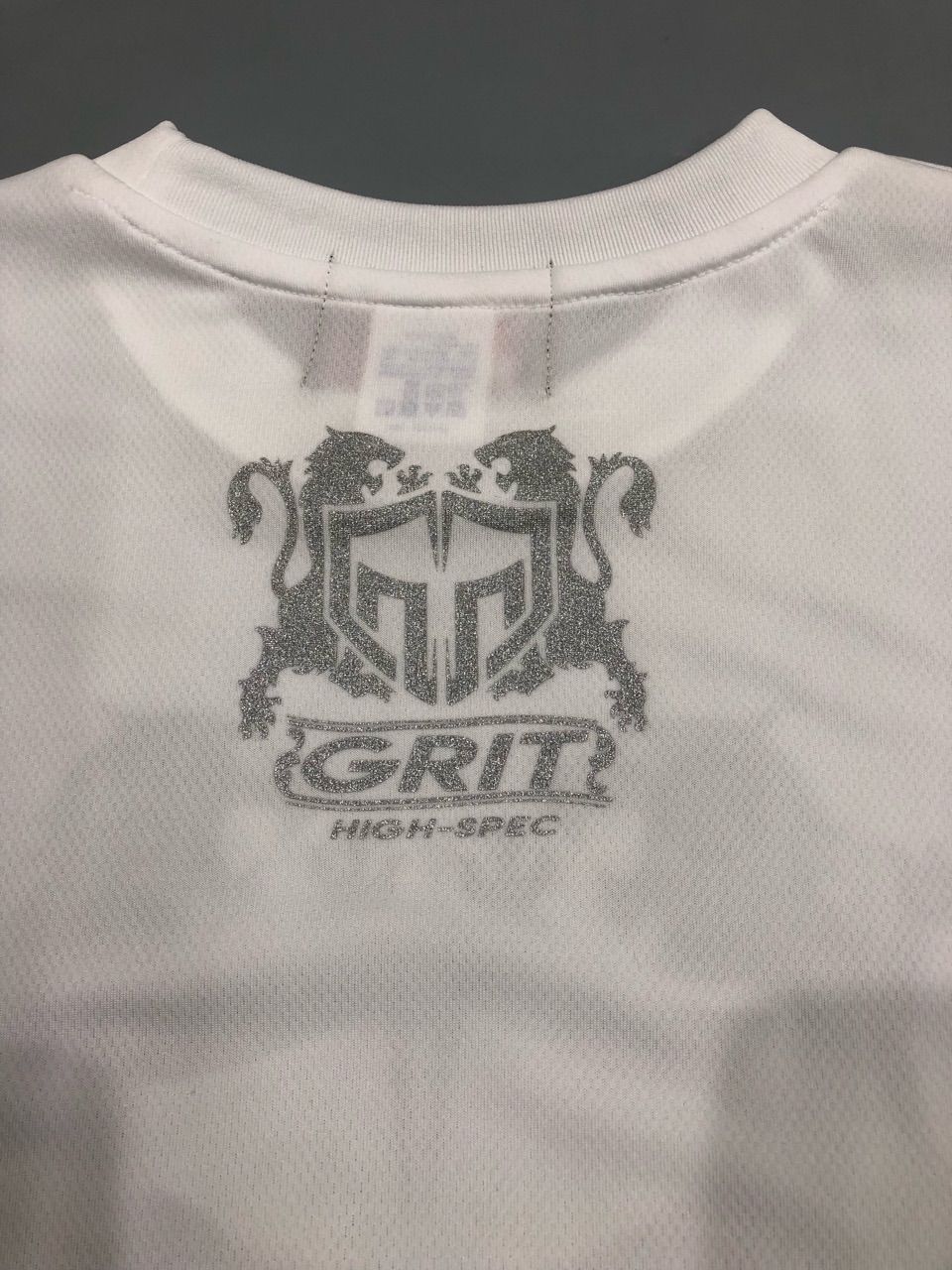 GRIT TRAINING DRY TEE 2203 TIGER WH - メルカリ