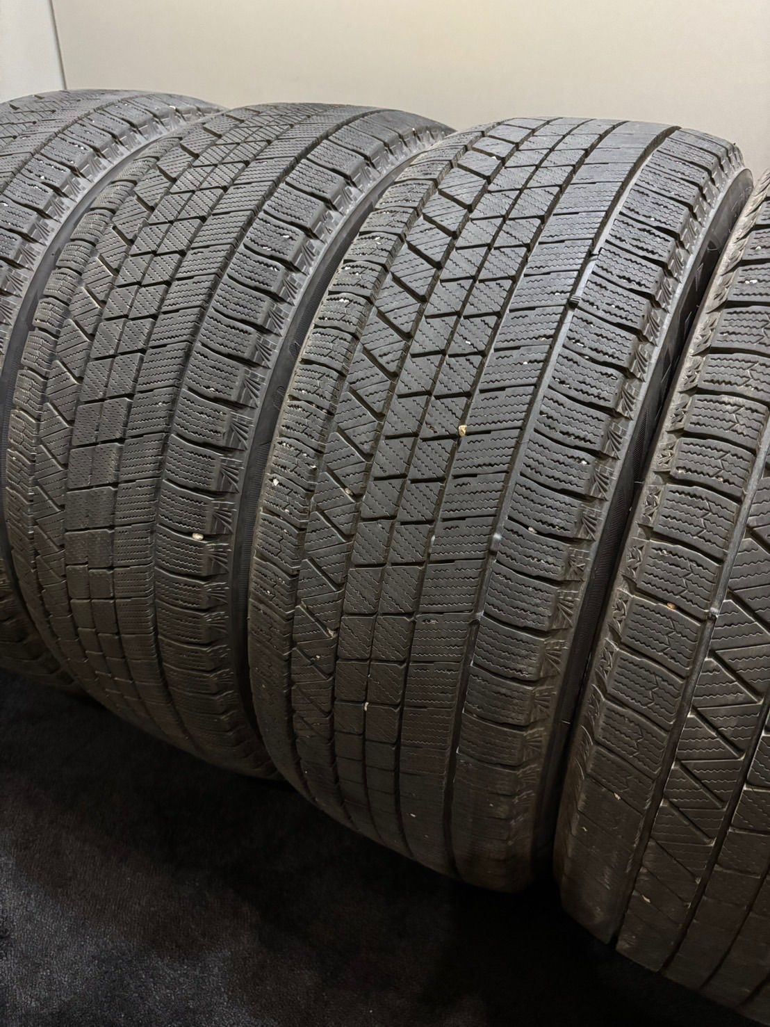 225|50R18 BRIDGESTONE|VRX3 22年製 スタッドレス 4本 ブリヂストン ブリザック C-HR エスティマ カローラクロス 南5-J388