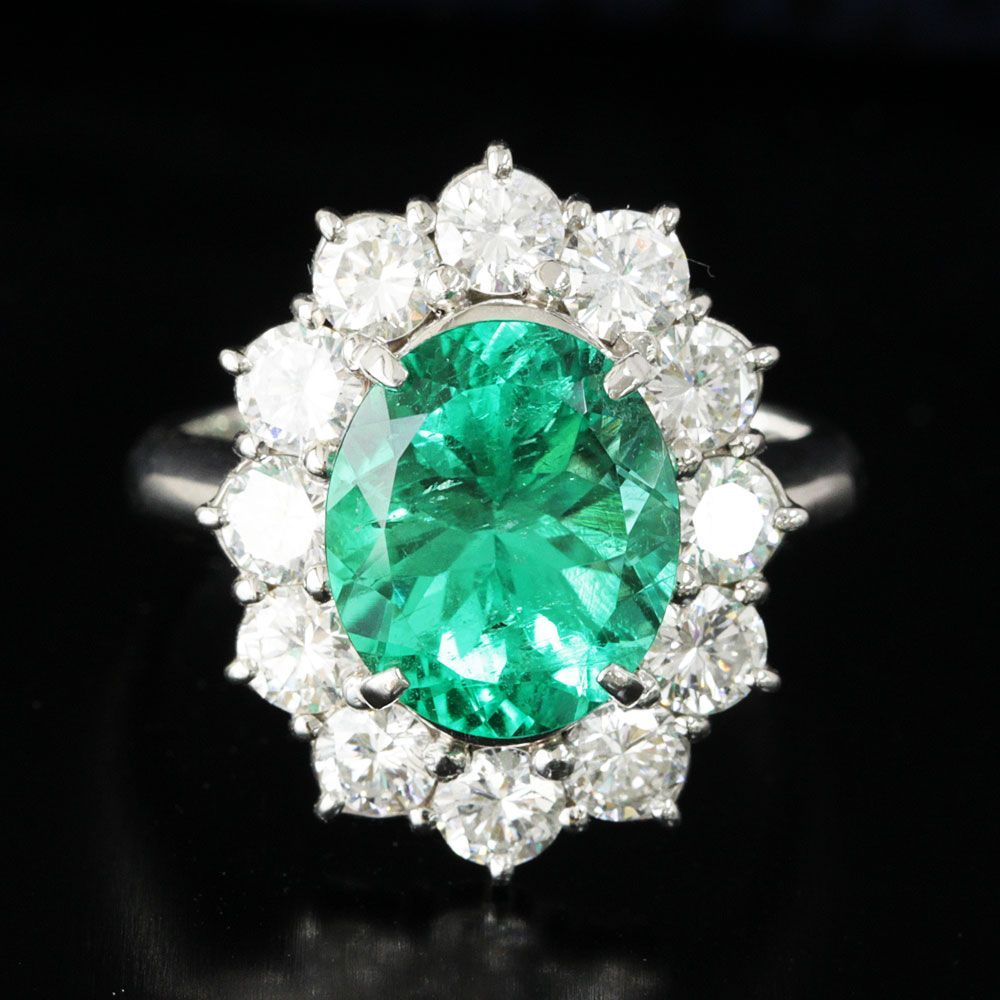 揺れる 計 4.4ct エメラルド ダイヤモンド プラチナ ピアス 鑑別