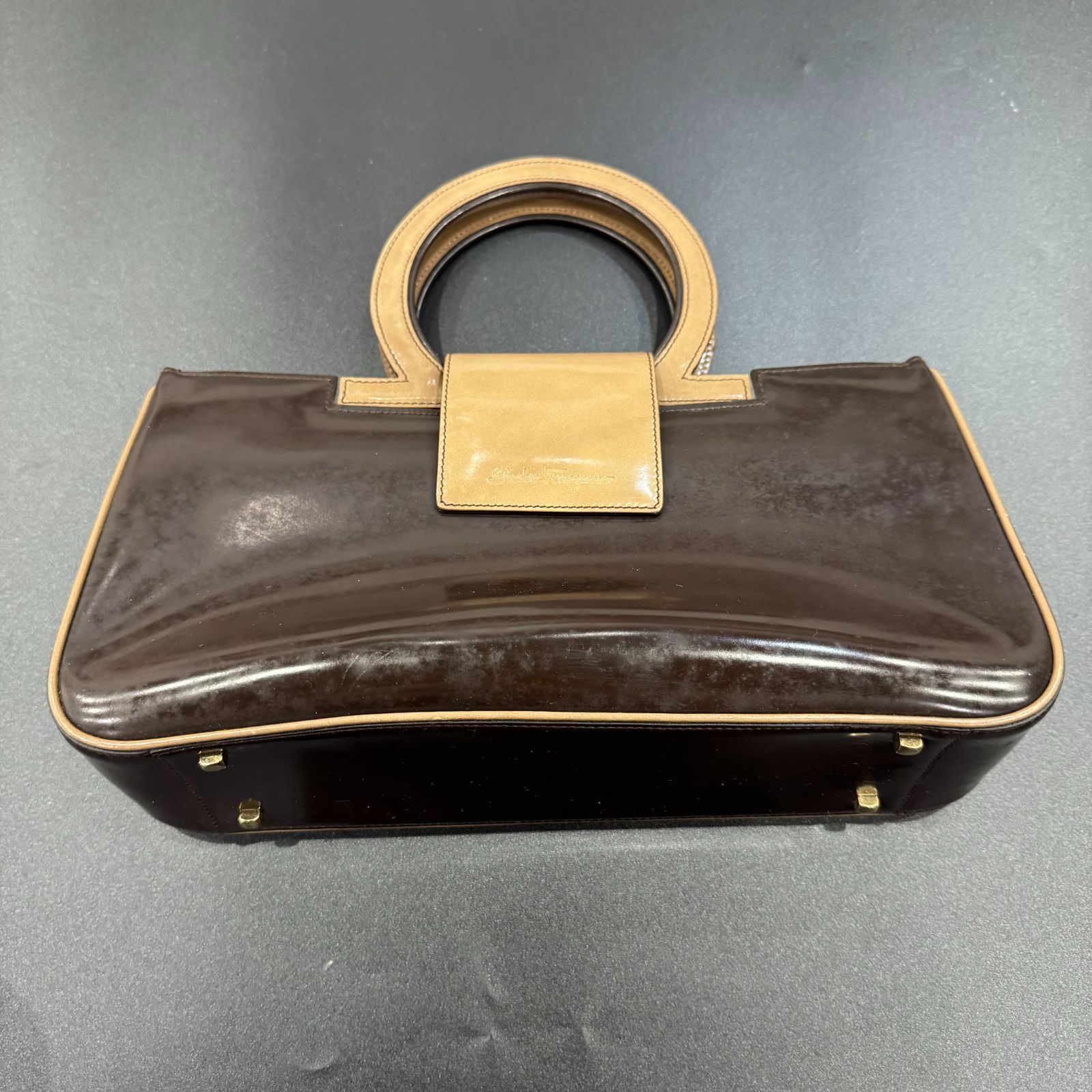 Salvatore Ferragamo ブラウン系レザー ハンドバッグ Salvatore Ferragamo ブラウン系レザー ハンドバッグ