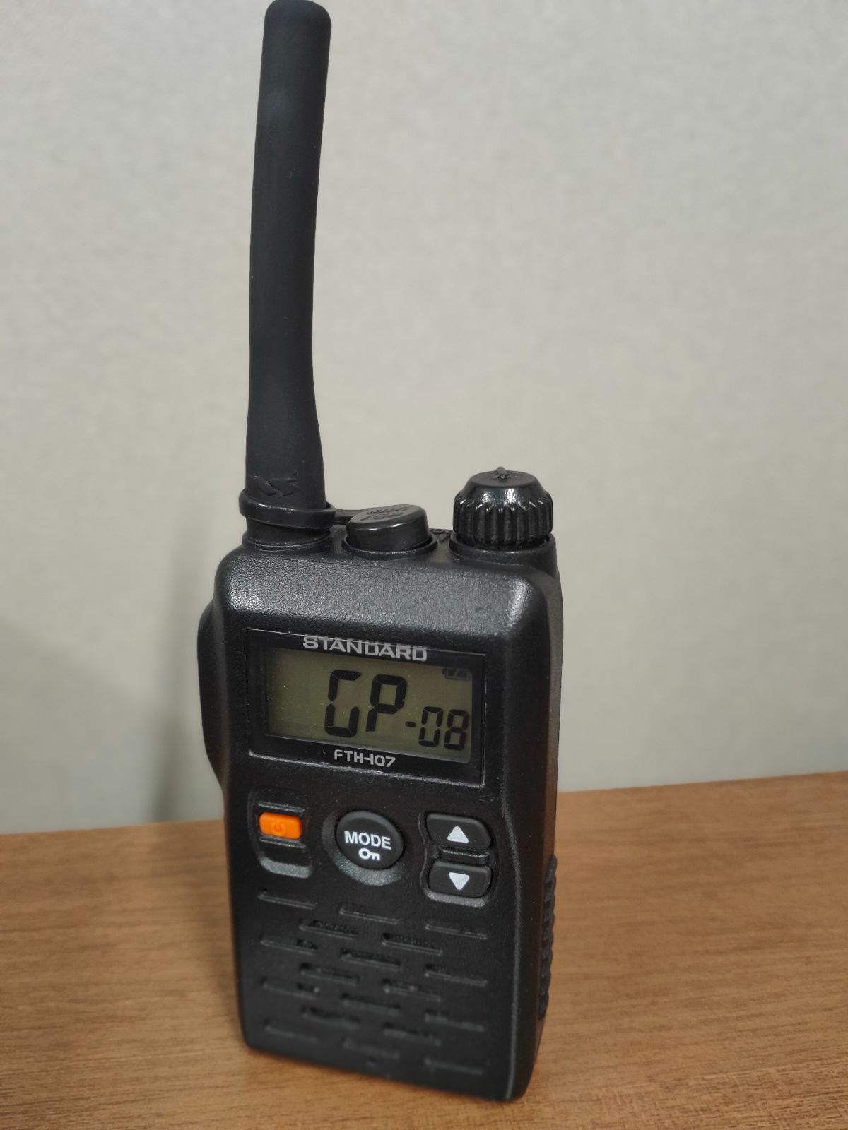 STANDARD 免許不用小型特定小電力トランシーバーFTH-107 1台のみ