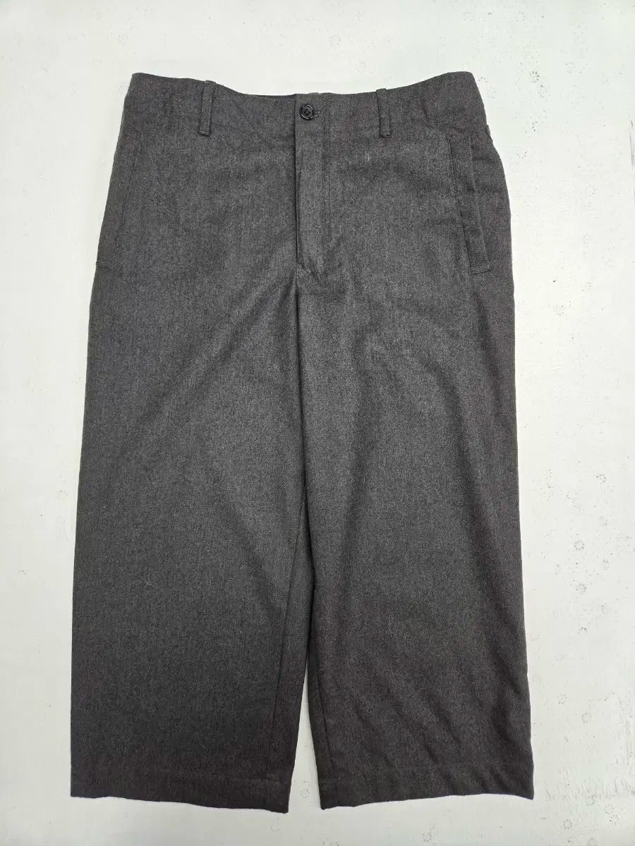MARGARET HOWELL マーガレットハウエル ウールブレンド グレー 5分丈 ズボン
