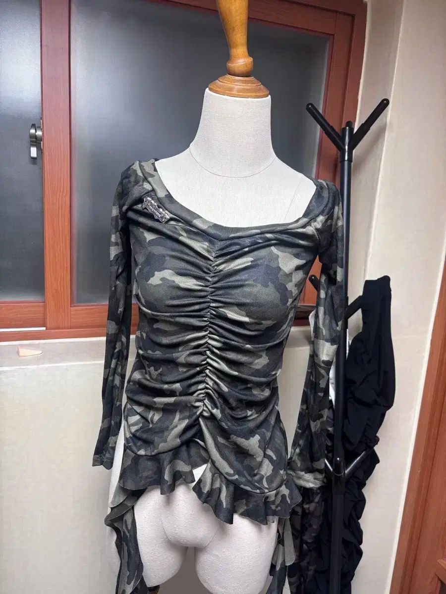 Y2k ミリタリー ギャル シャーリング オフショルダー トップス