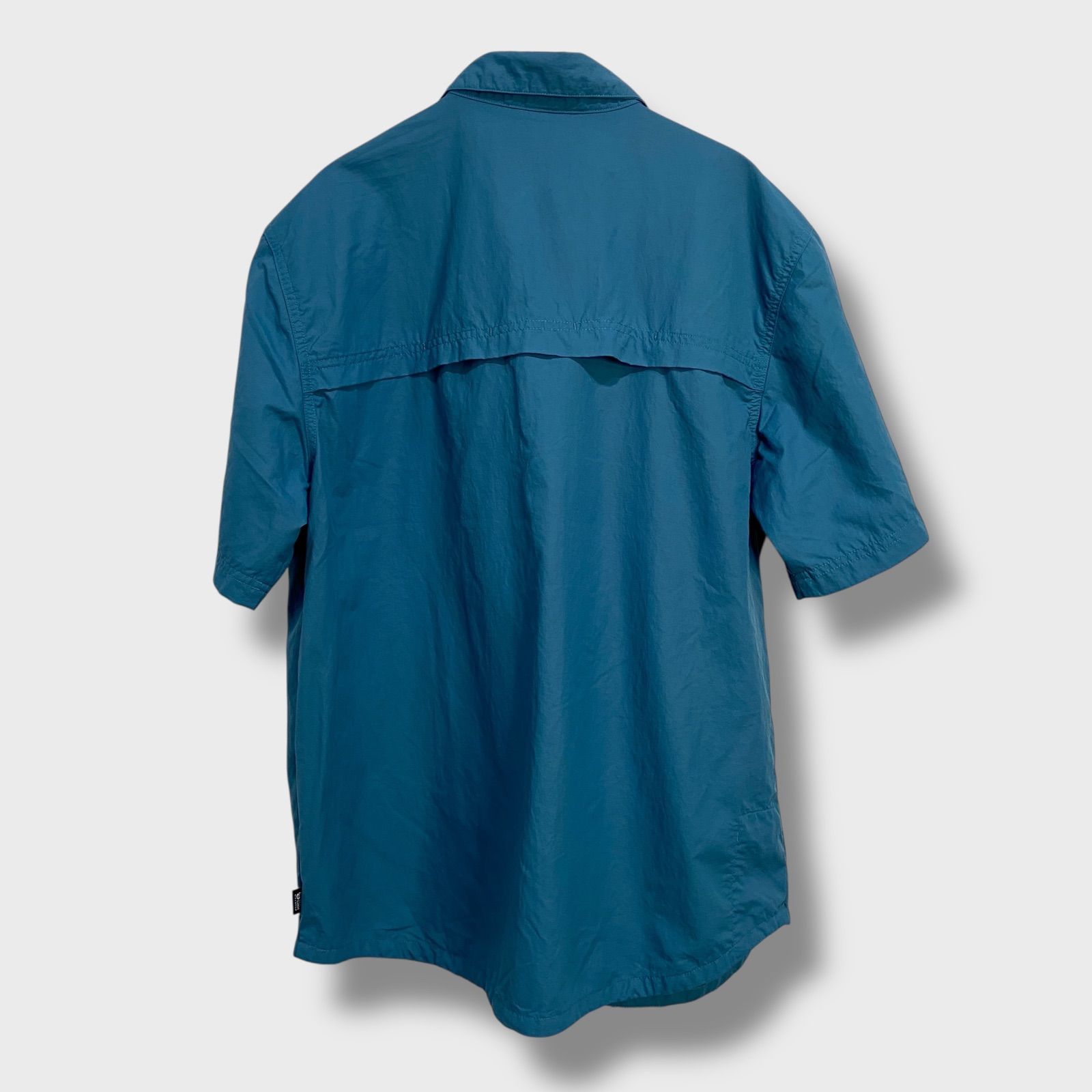 ☆MOUNTAIN HARDWEAR☆マウンテンハードウェア☆半袖ナイロンシャツ 