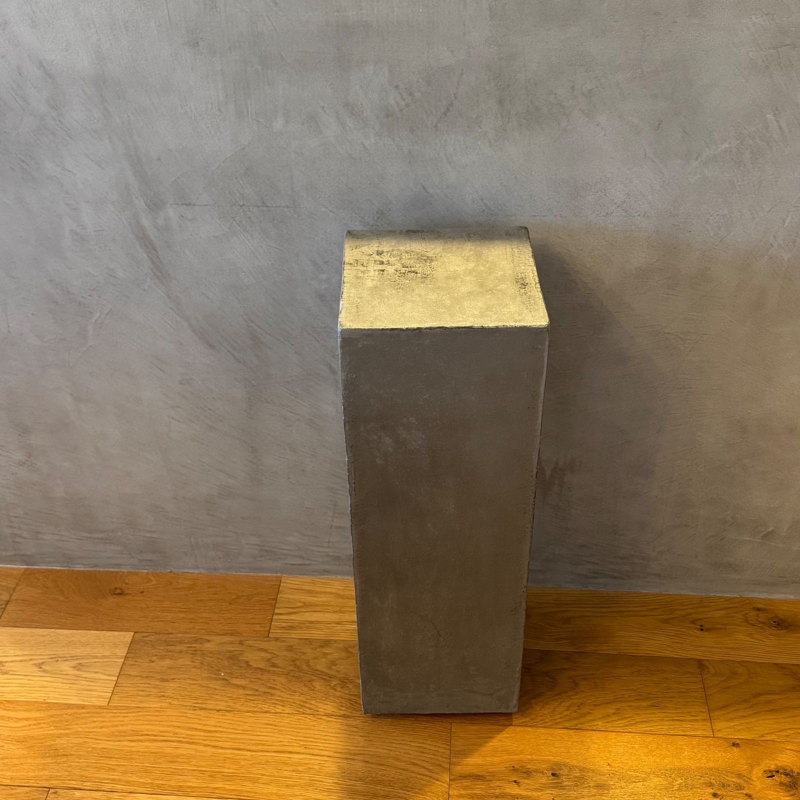 のしっくいを使ったディスプレイスタンド フラワースタンド