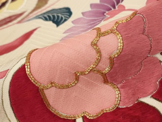平和屋着物□豪華振袖 駒刺繍 更紗花文 金彩 正絹 逸品