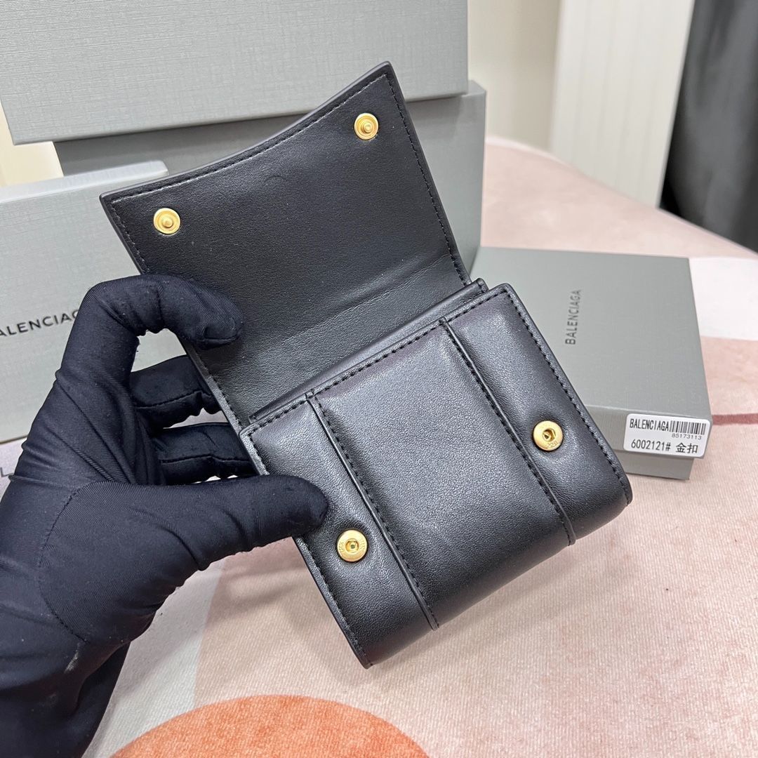 バレンシアガ LOGOパンチング　ミニ財布　新品・未使用！ バレンシアガ ミニ財布 ペーパー ミニウォレット 三つ折り ロゴ
