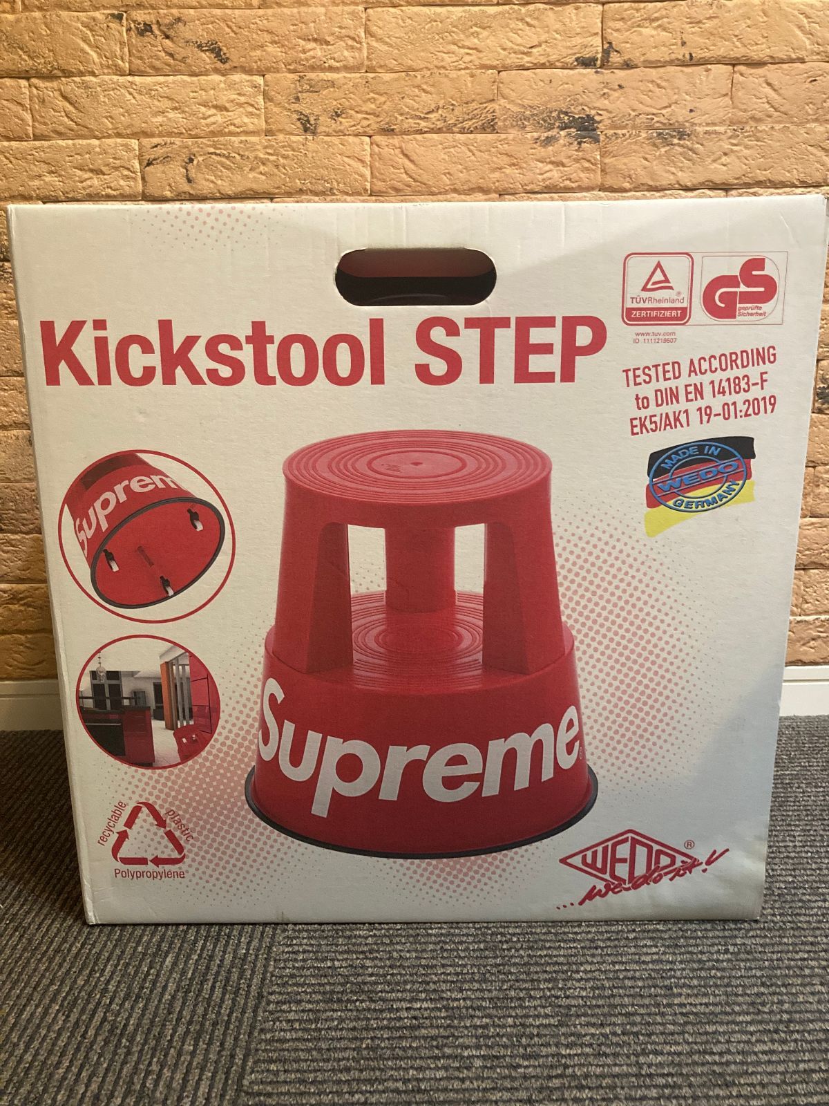 新品・未開封・未使用】 Supreme Wedo Step Stool red ステップ