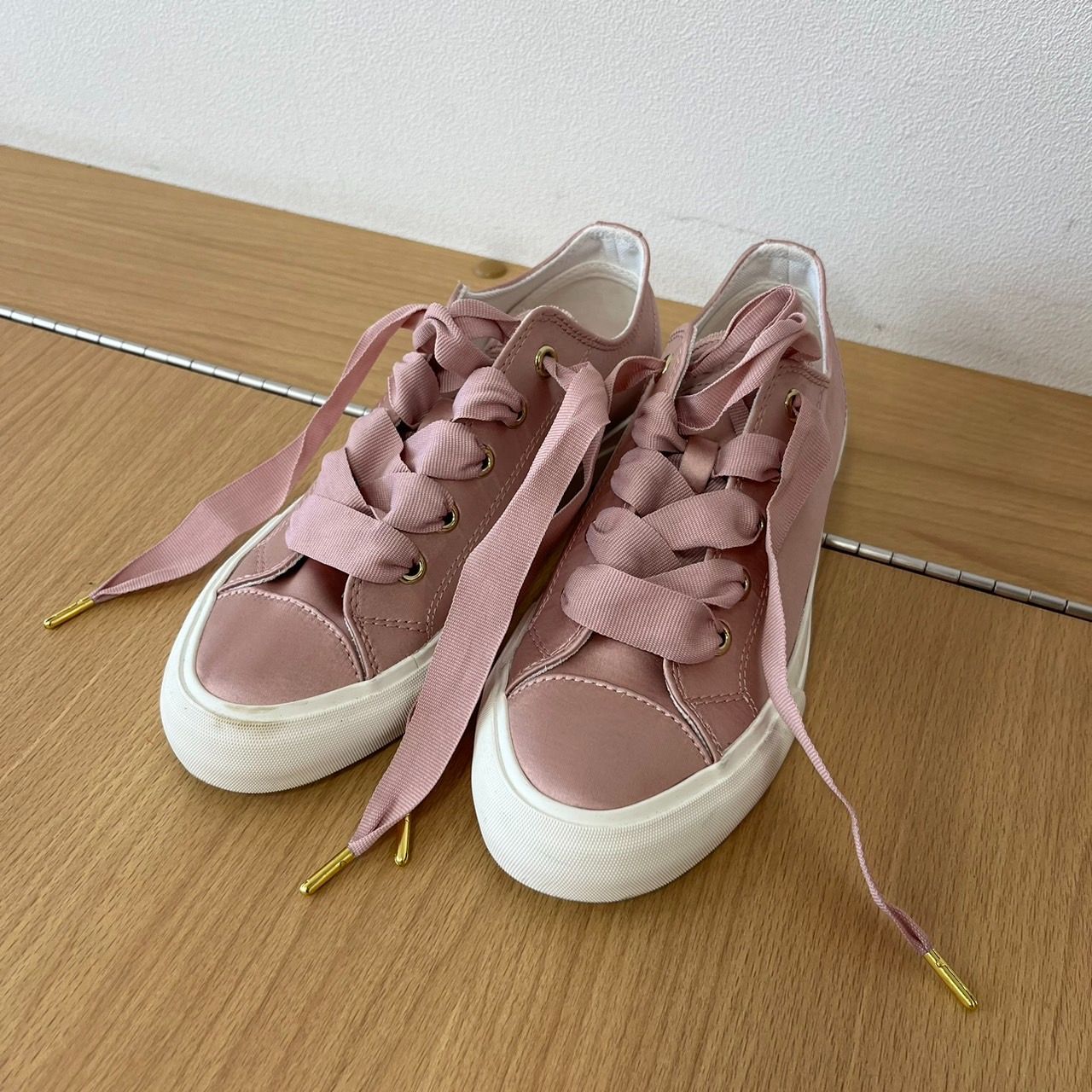 EL6】+diana プラスダイアナ スニーカー ピンク サテン