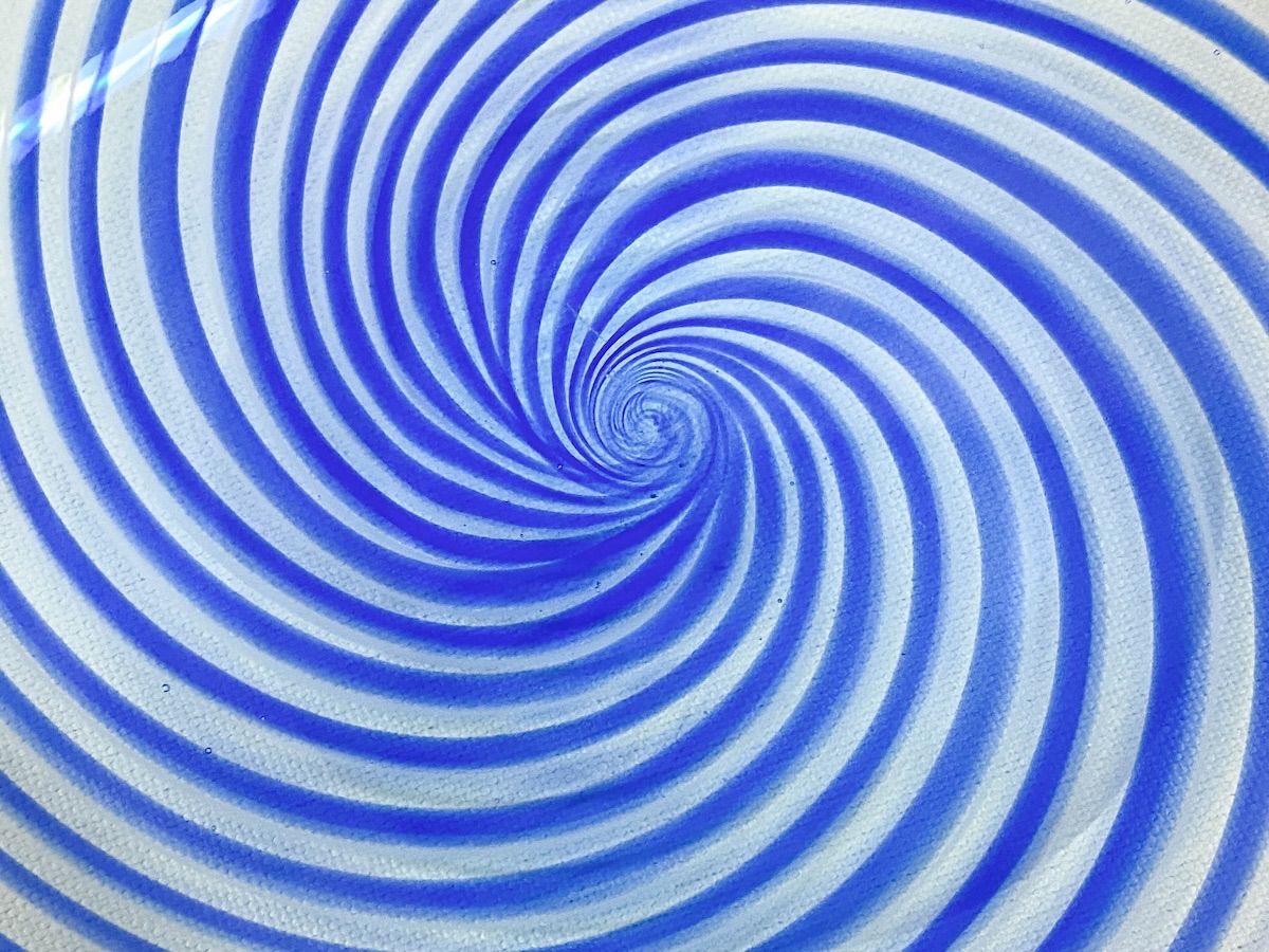 KK196 津軽びいどろ ガラス製 水盤 渦巻き ブルー 直径約35.5cm 重さ2.4kg ハンドメイド 伝統工芸 フラワーベース 華道 インテリア 置物 NEXPOTALLINN_EU