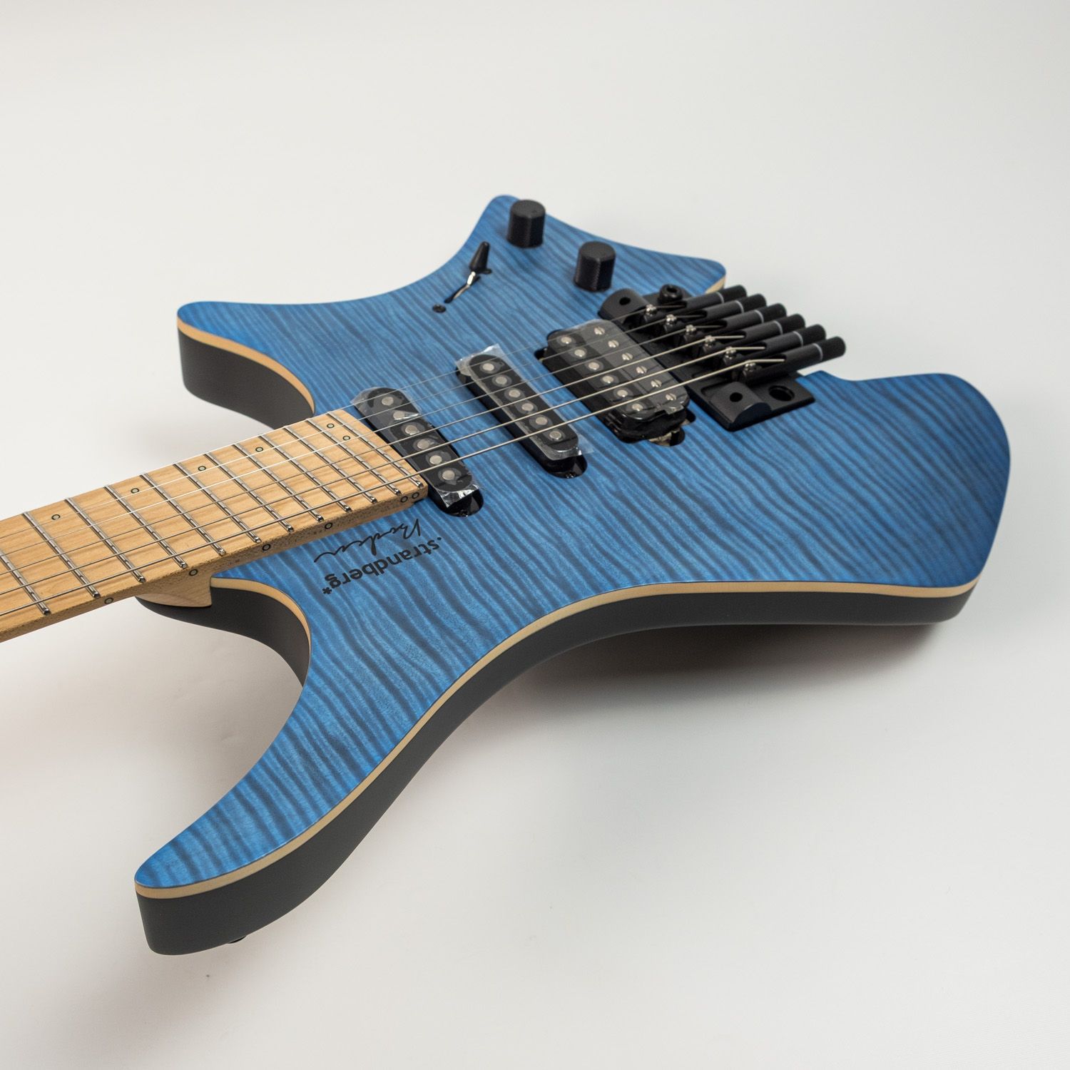 strandberg エレキギター ブルー/ナチュラル strandberg Boden J6 Trem Standard HSH 5A Quilted Maple / Clear