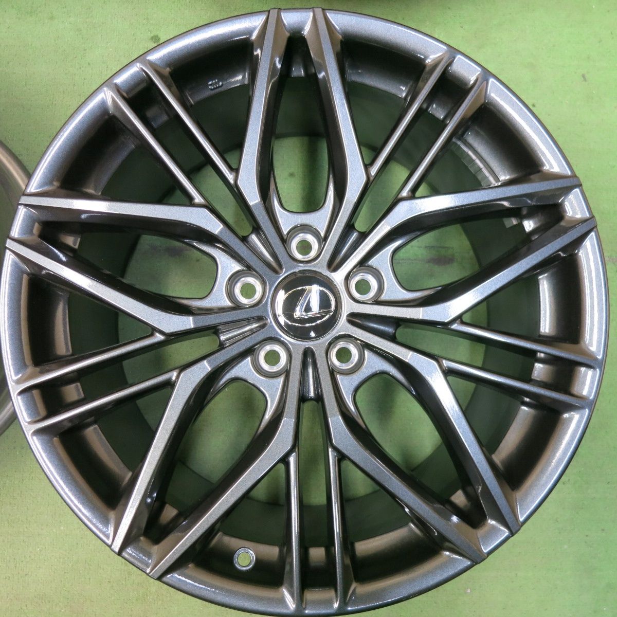 19×8.5J 19×9.5J
