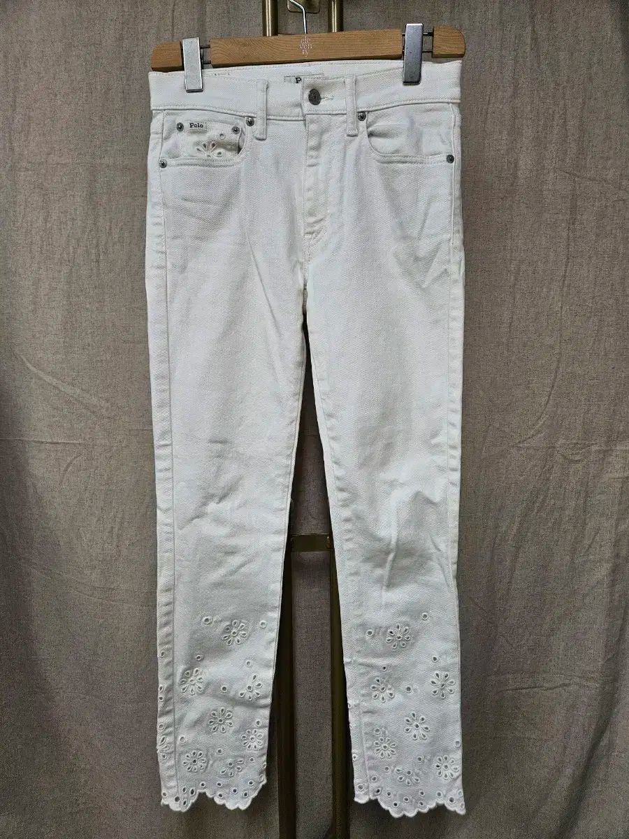 ゴールデンボンバーDVD20作品&CD1枚セットおまけVRゴーグル付き ゴールデンボンバーDVD20作品&CD1枚セットおまけVRゴーグル付き グッズ