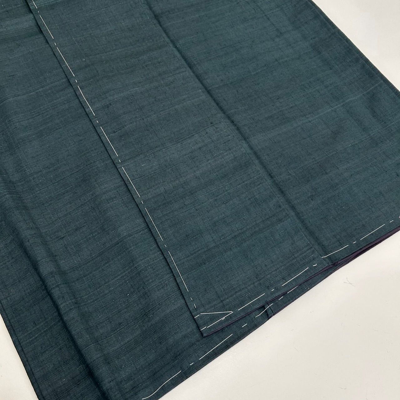 郡上紬 男着物 正絹 横段にうっすら縞 躾糸 MK-242