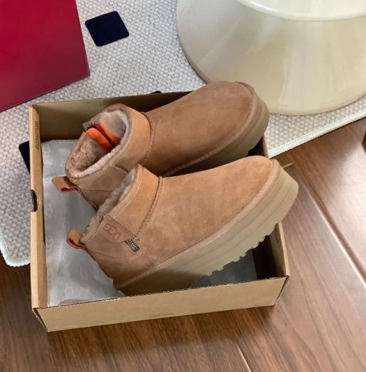 箱付 UGG アグ レディース ブーツ オールジェンダー クラシック