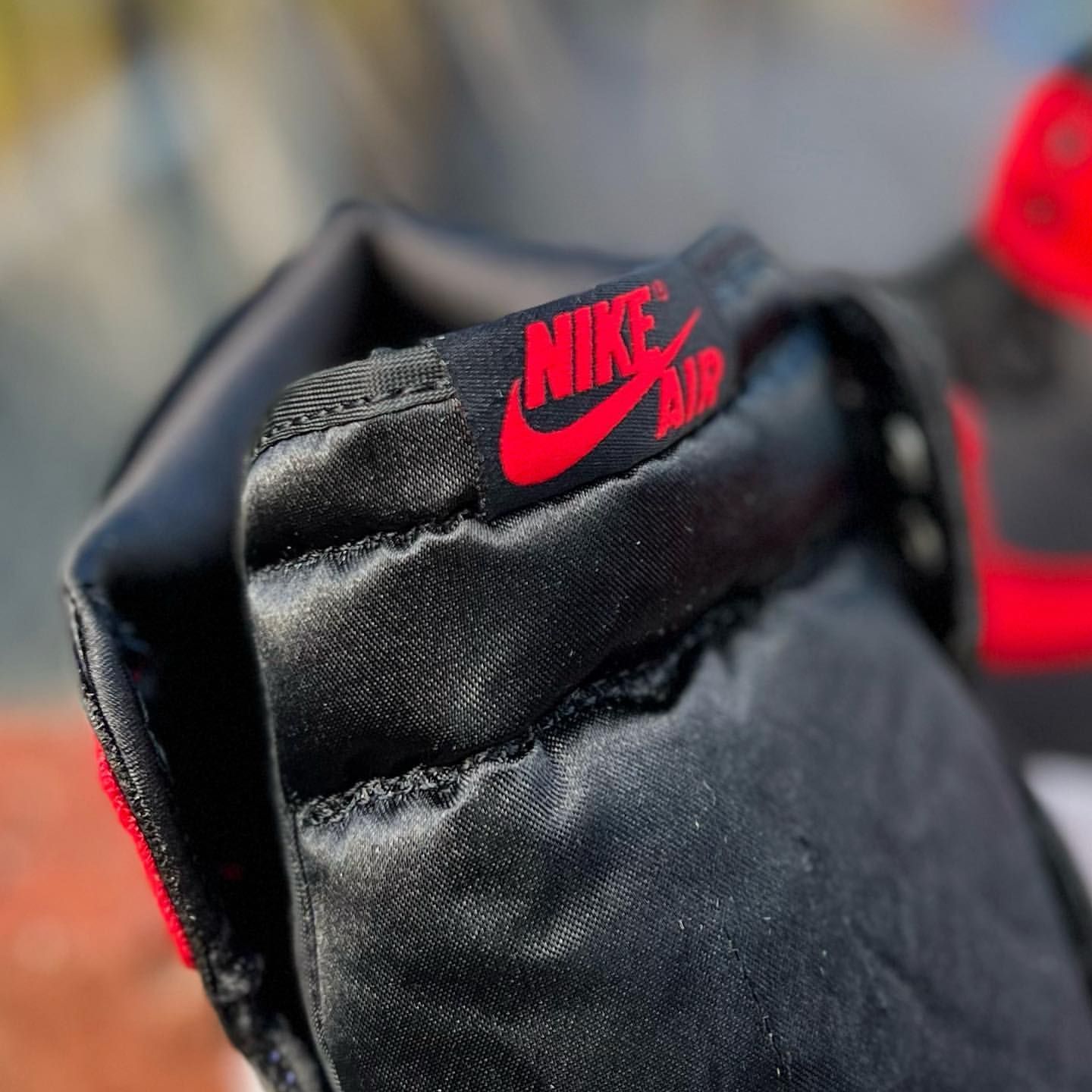 NIKE WMNS AIR JORDAN 1 HIGH OG 