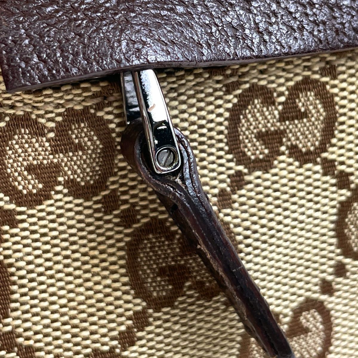 ウエストポーチ