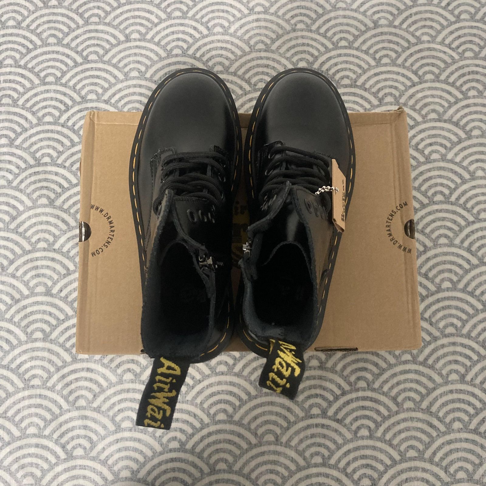 Dr.Martens ドクターマーチン JADON 厚底 サイドジップ 8ホール - メルカリ