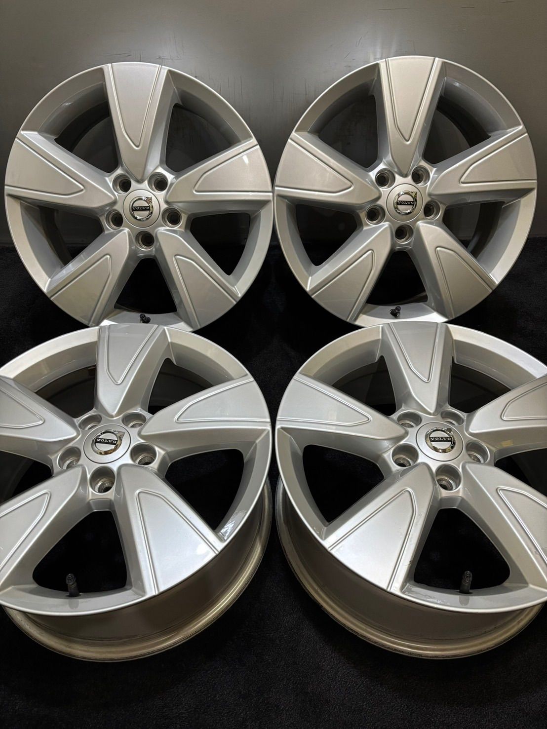 VOLVO XC40 純正 17インチ 7.5J 50.5 108 5H アルミホイール 4本 2-J547