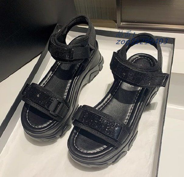 ラウンドトゥ