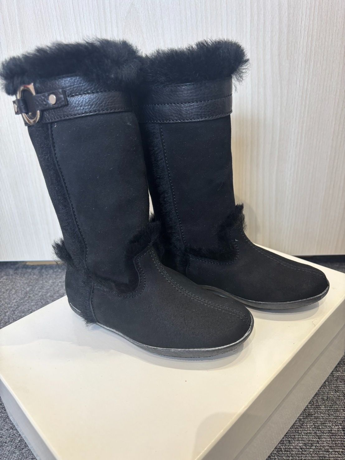 baby Dior ディオール キッズ用 ムートンブーツ ファー付