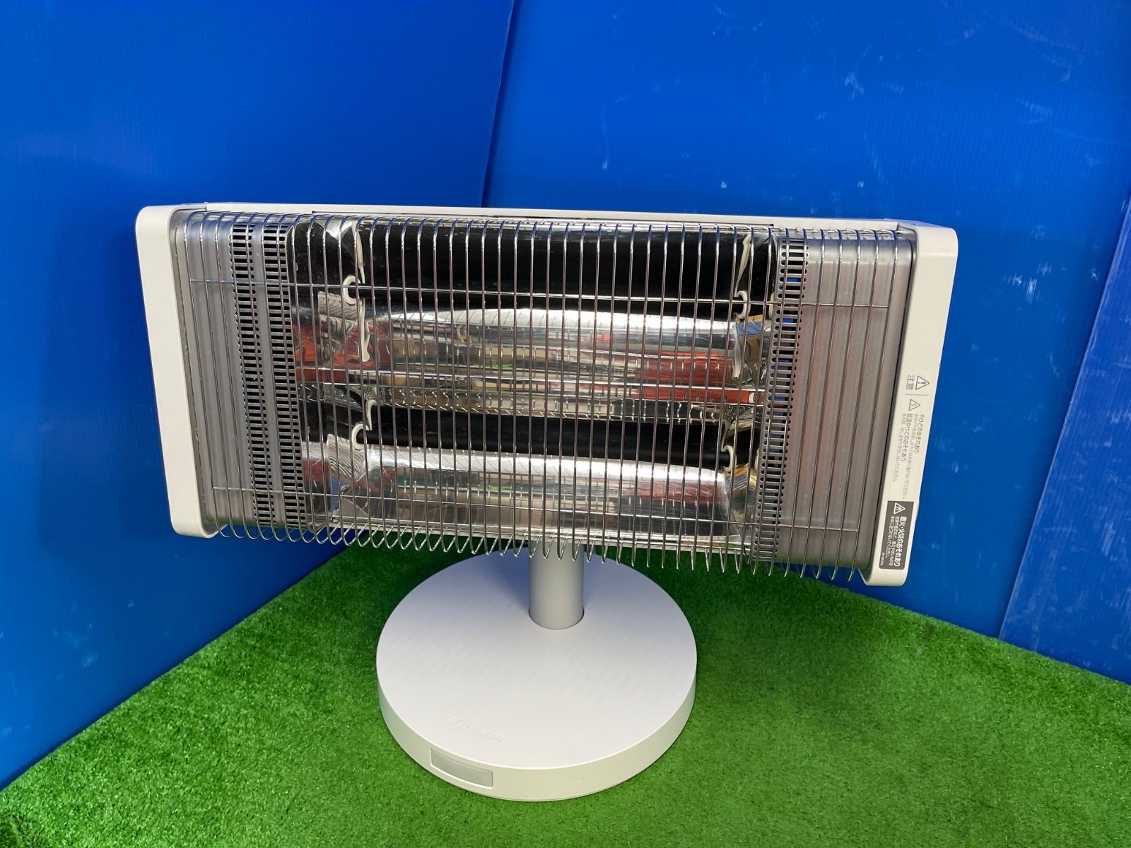 遠赤外線電気ヒーター ERFT11WS-W