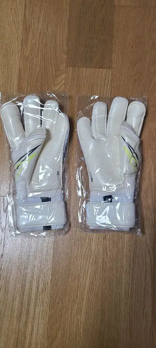 キーパーグローブ