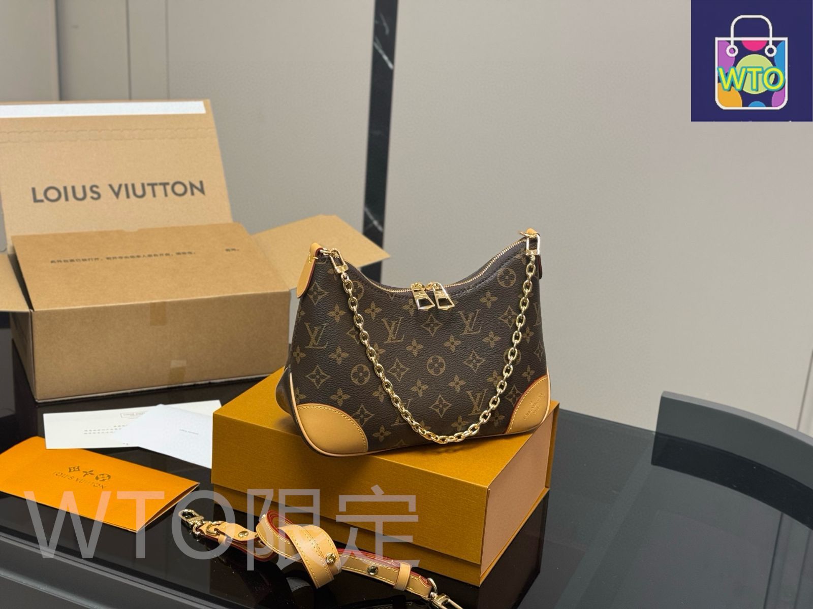 ショルダーバッグ バッグのベルトLOUIS VUITTON箱付 今日WTO】Louis Vuitton ルイ・ヴィトン 折りたたみ式ボックス