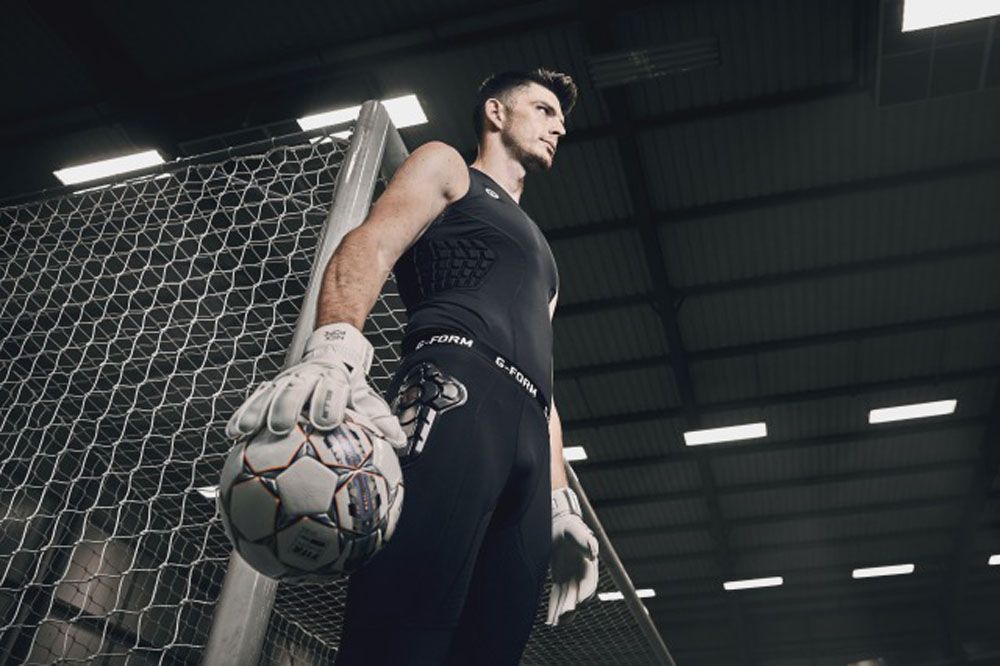 サッカー プロテクター付きショーツ