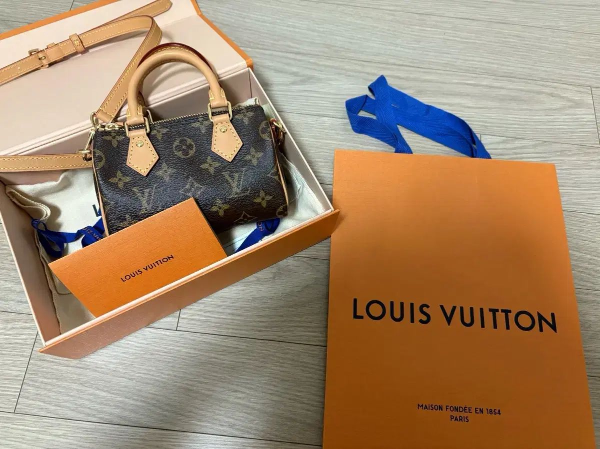 Louis Vuitton ルイヴィトン ナノスピーディ