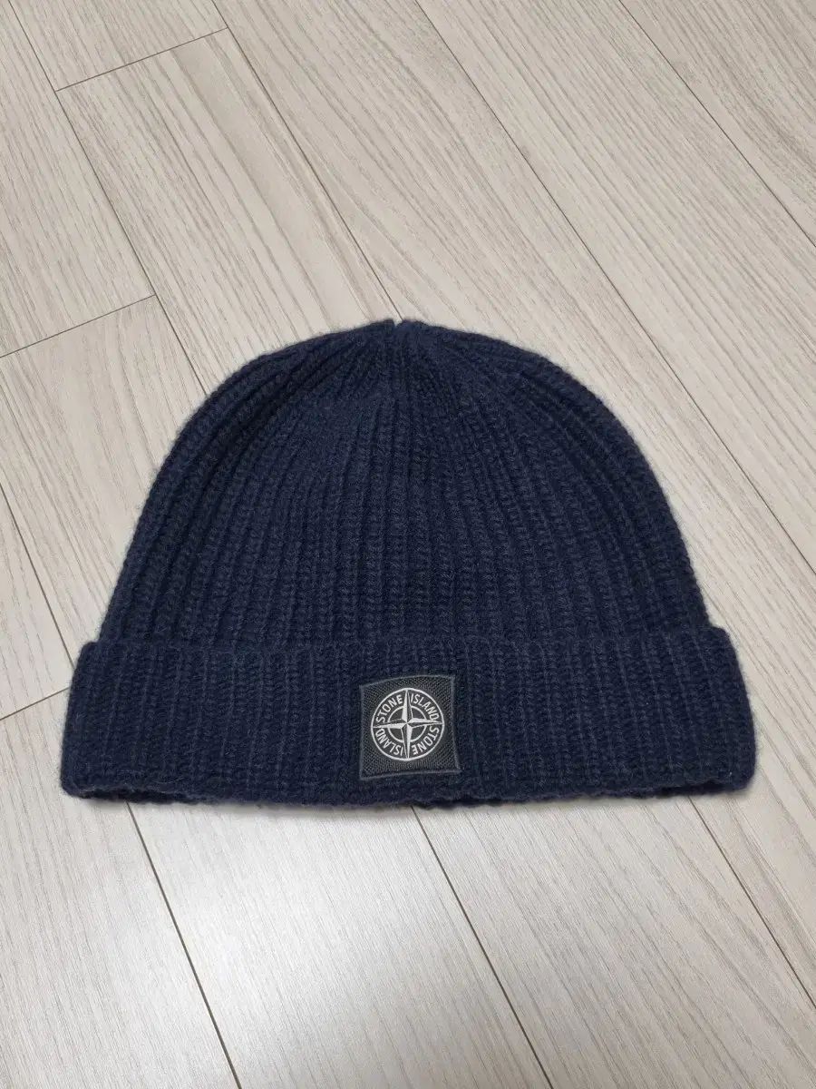 STONE ISLAND ストーンアイランド ダークネイビー ビーニー