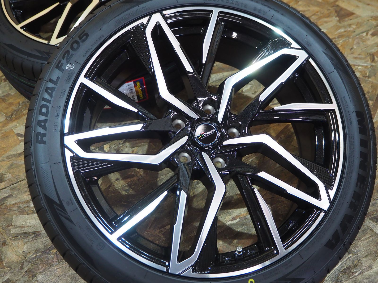 ☆新品セット☆ 現行 プリウス 60系 クロノス 19inch7.5J+48 5H114.3 