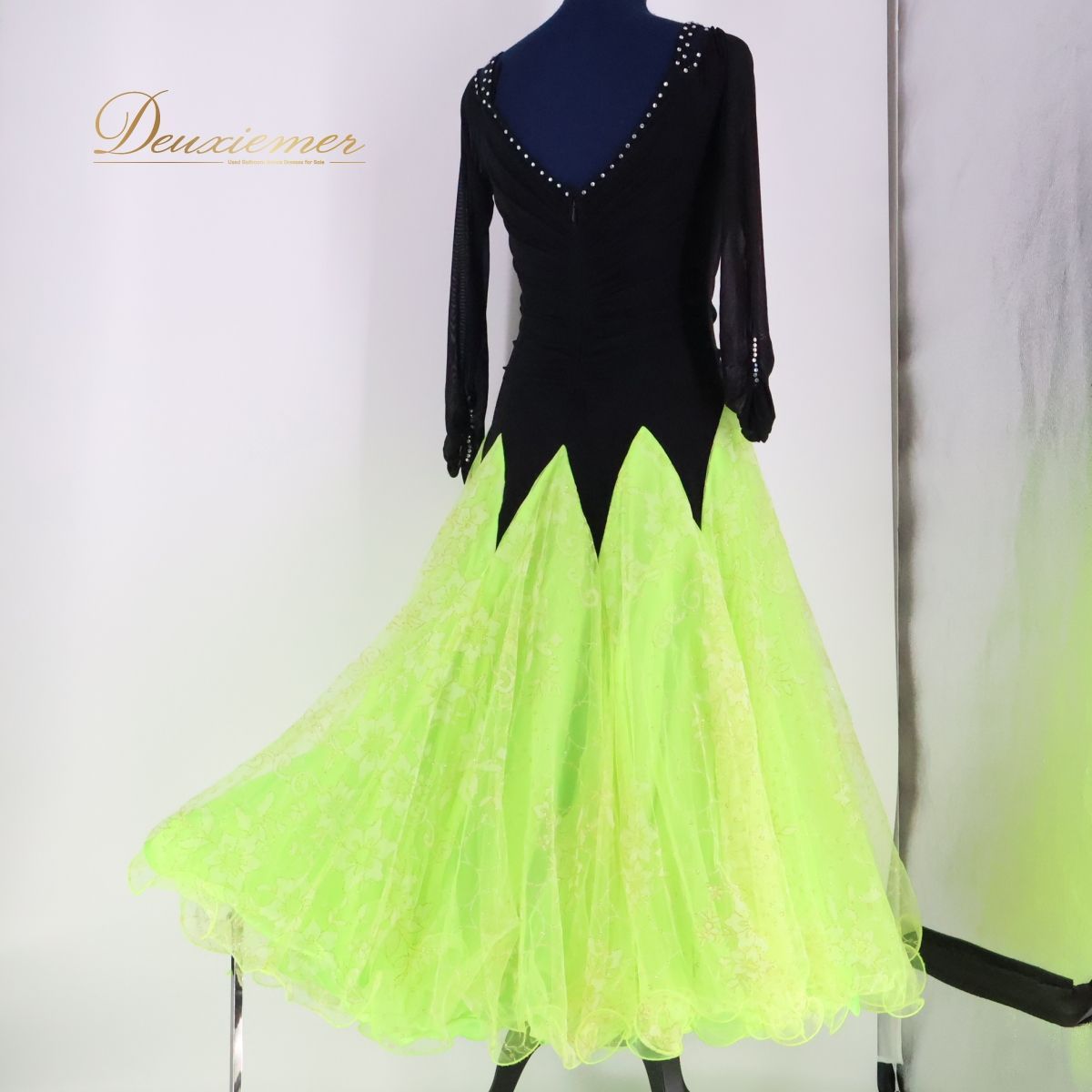 【美品 社交ダンス衣装】グリーン leirena ワンピース ドレス 緑 黒 美品 社交ダンス衣装】グリーン leirena ワンピース ドレス 緑