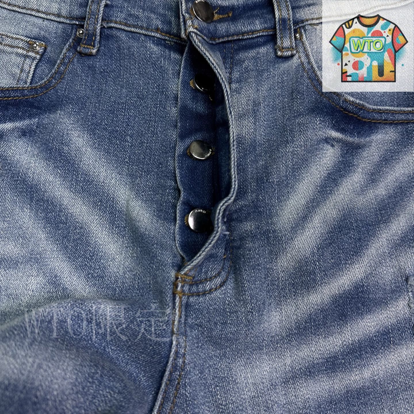 アミリ AMIRI ダメージ デニム 刺繍ロゴ AMIRI (アミリ) デニム ピンクパッチ 刺繍 W34 ライトブルー