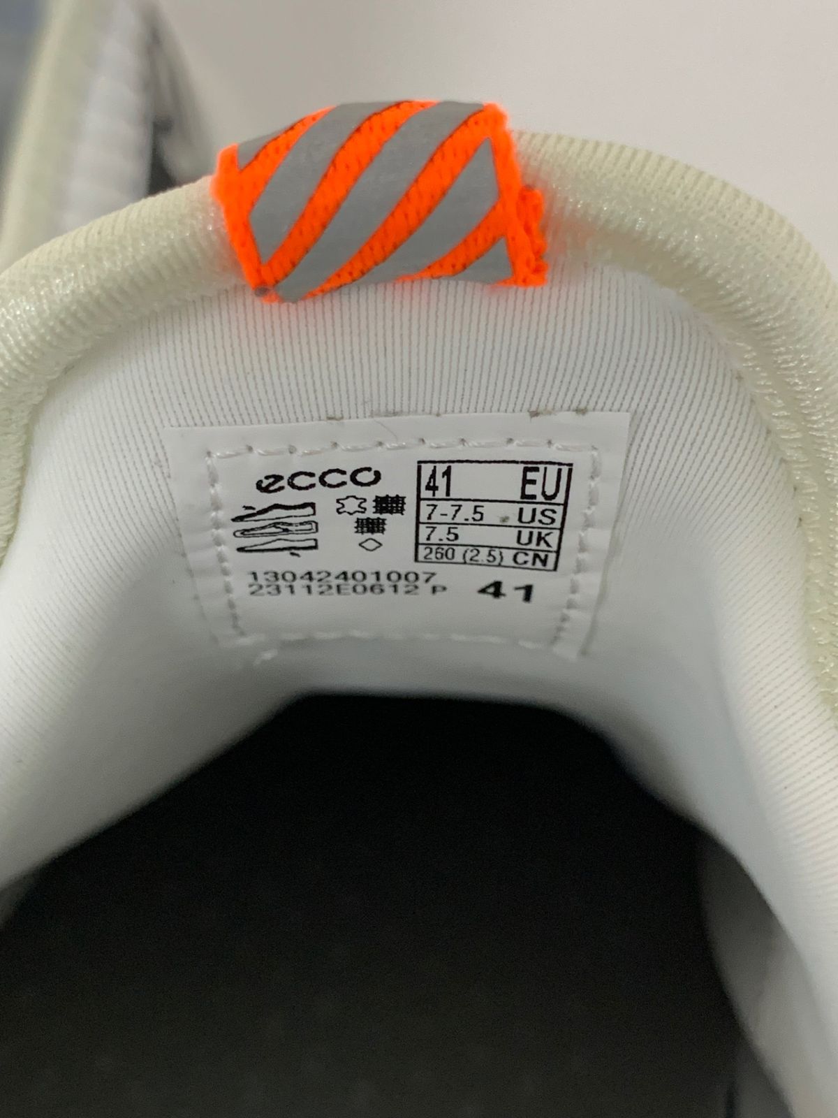 ゴルフシューズ