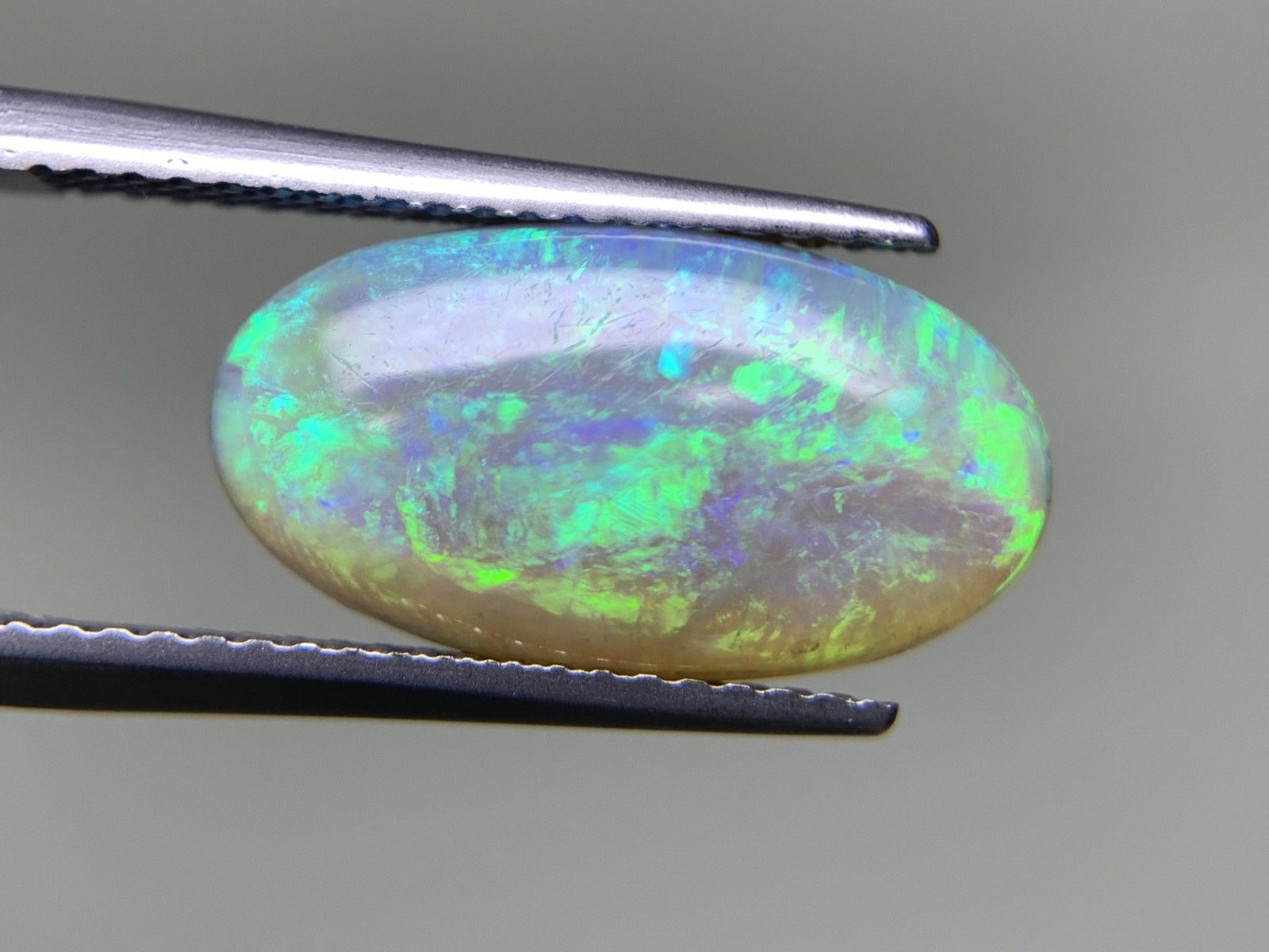 ブラックオパール 2.680ct 中央宝石ソーティング付き 14.5mm×8.3 ブラックオパール 2.680ct 中央宝石ソーティング付き 14.5mm×8.3