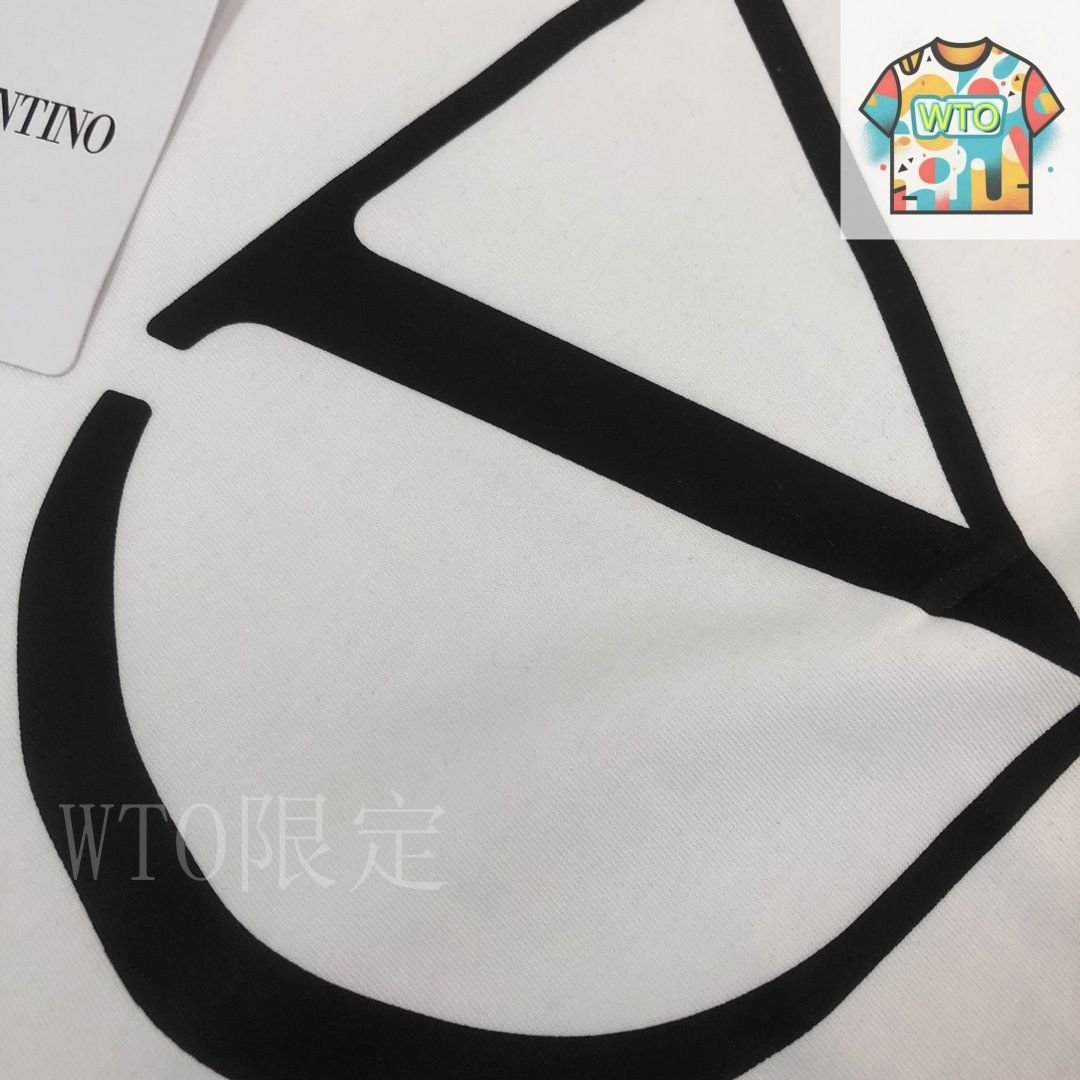 VALENTINO Tシャツ 今日特価】VALENTINO 25SS T シャツ - メルカリ