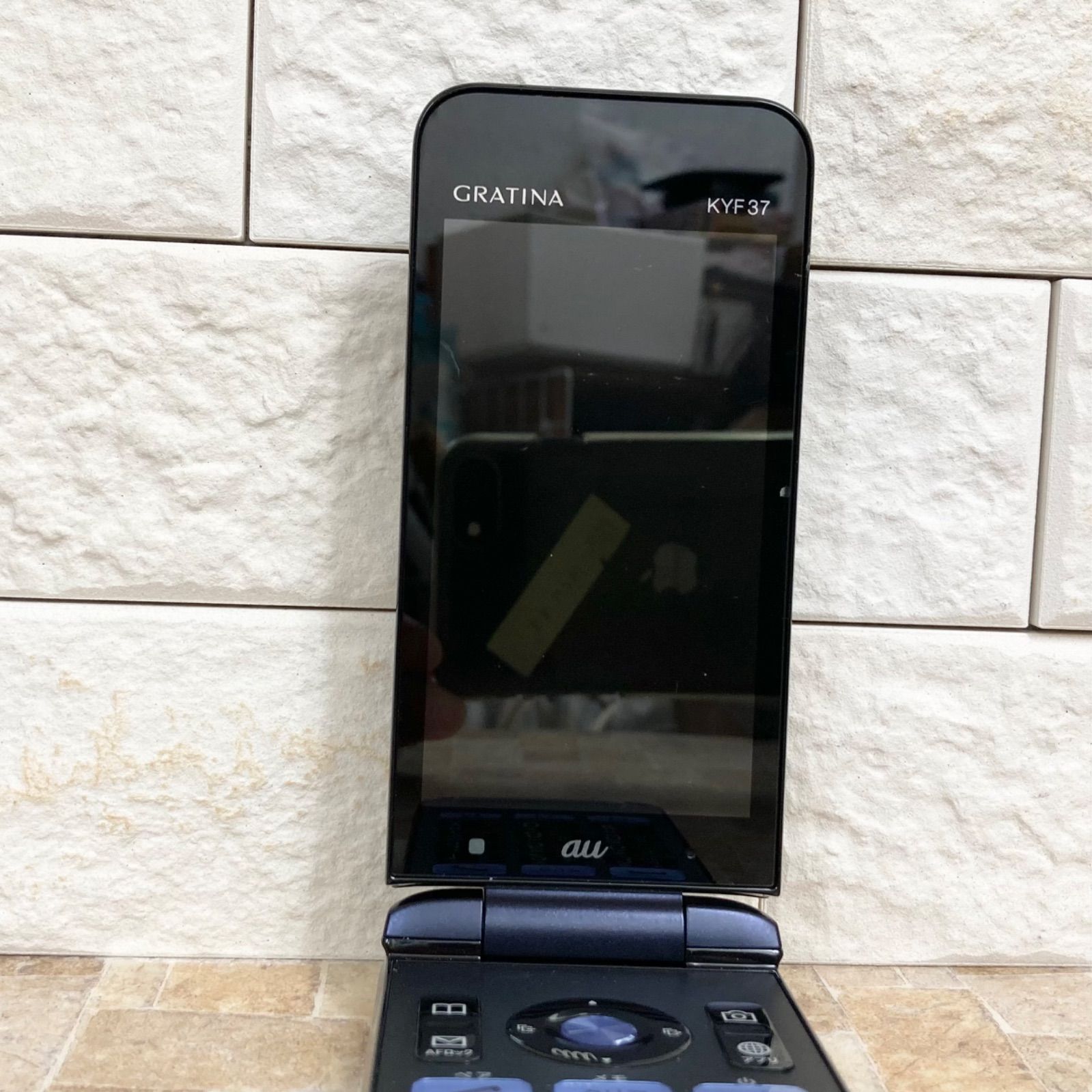 初期化 動作確認済】GRATINA グラティーナ KYF37SKA ネイビーブラック