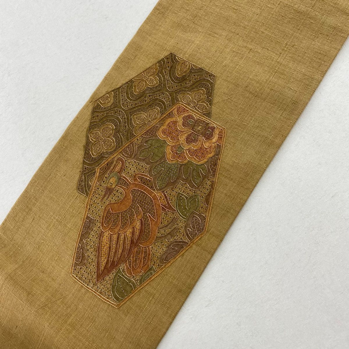 Y5811 未使用品　名古屋帯 正絹 小紋 紬 色無地　唐花　黄土色 Y5811 未使用品 名古屋帯 正絹 小紋 紬 色無地 唐花 黄土色