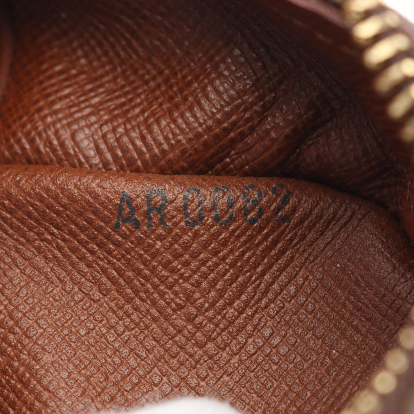 VUITTON