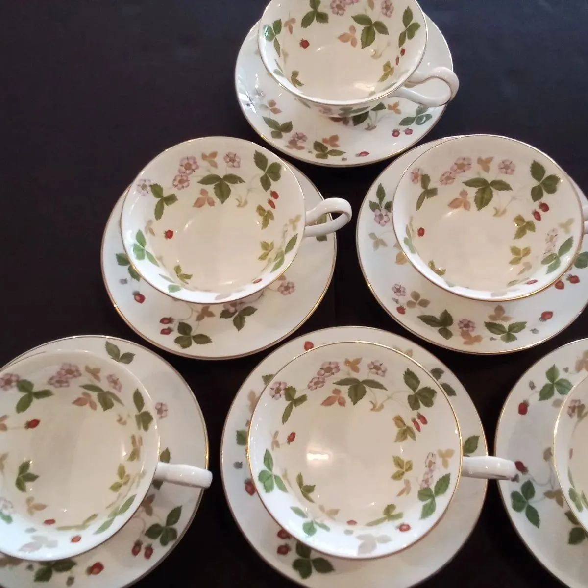 ウェッジウッド ワイルドストロベリー ティーカップ