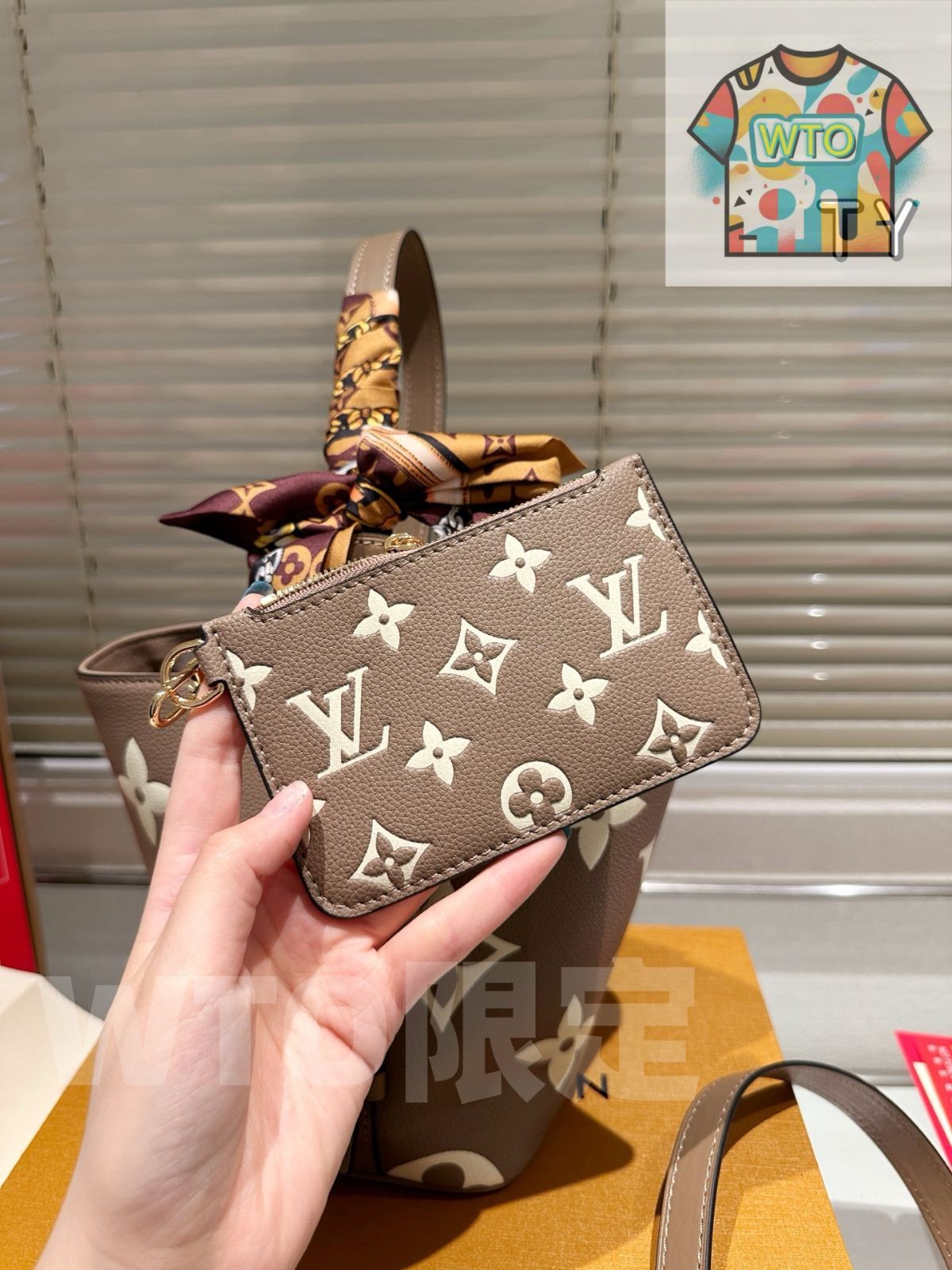 ルイヴィトン　ポーチ　ハンドバッグ LOUIS VUITTON ルイヴィトン ポーチ M40378 トゥルーストワレ