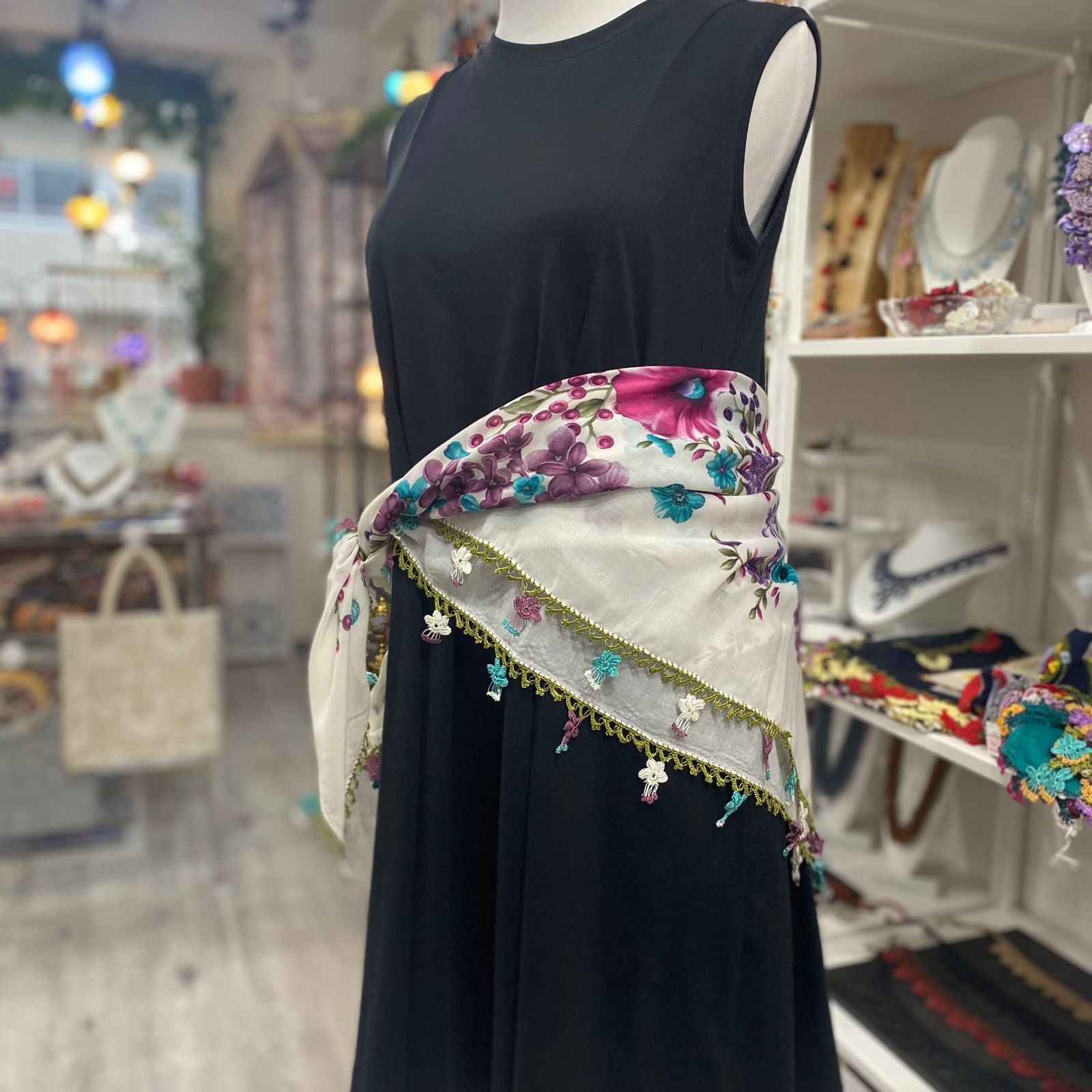 【新品未使用】トルコオヤスカーフ　刺繍　５枚セット 刺しゅうキット 戸塚刺しゅう Wild Garden（574） VIBRANT