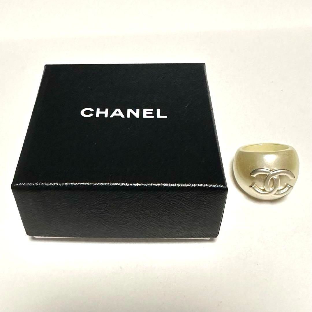 ネコポス価格CHANEL ココマーク リング 指輪 アイボリー シャネル CHANEL 指輪 リング ココマーク アイボリー ホワイト 大人気