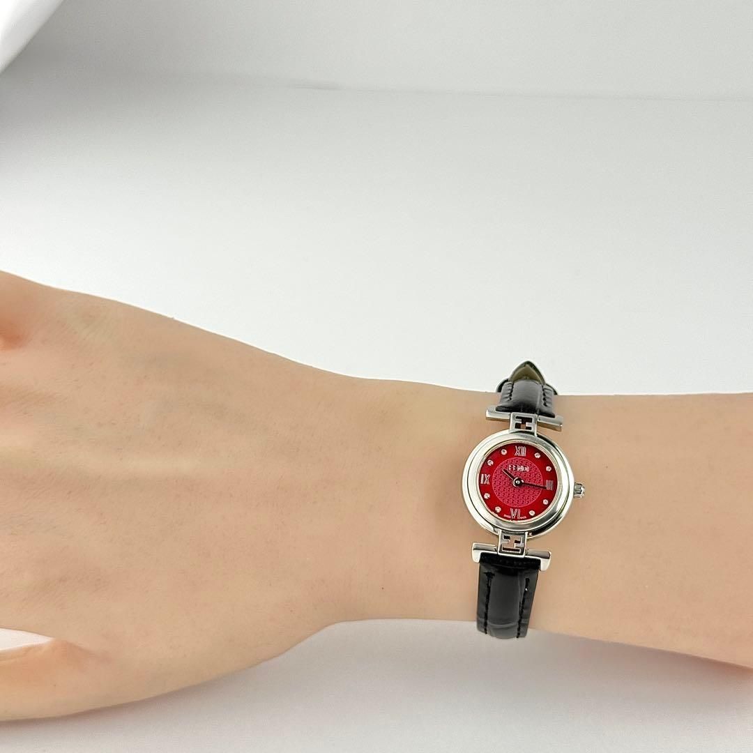 フェンディ 8Pダイヤ ラウンド ベルト 電池 レディース 腕時計715