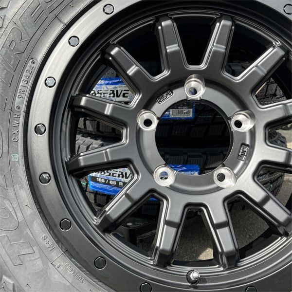 国産スタッドレス JB64 JB23 JA11 JA22 ジムニー 185/85R16 新品