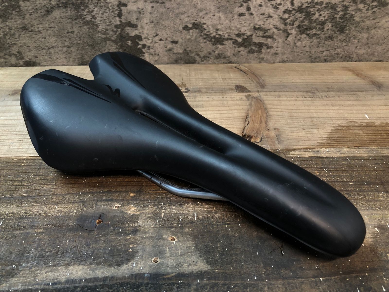 S-WORKS POWER CARBON SADDLE BLK 143(143mm ブラック): サドル