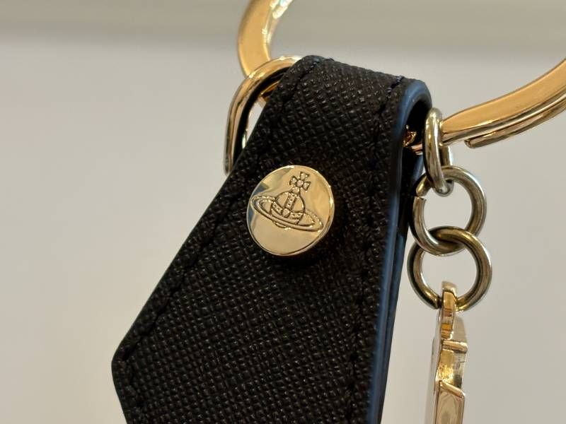 ゴールドブラック