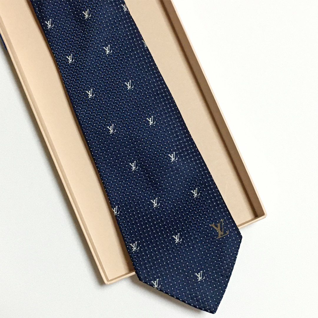 【美品】Louis Vuitton ネクタイ ネイビー シルク 美品 ルイヴィトン Louis Vuitton ネクタイ シルク100% ネイビー