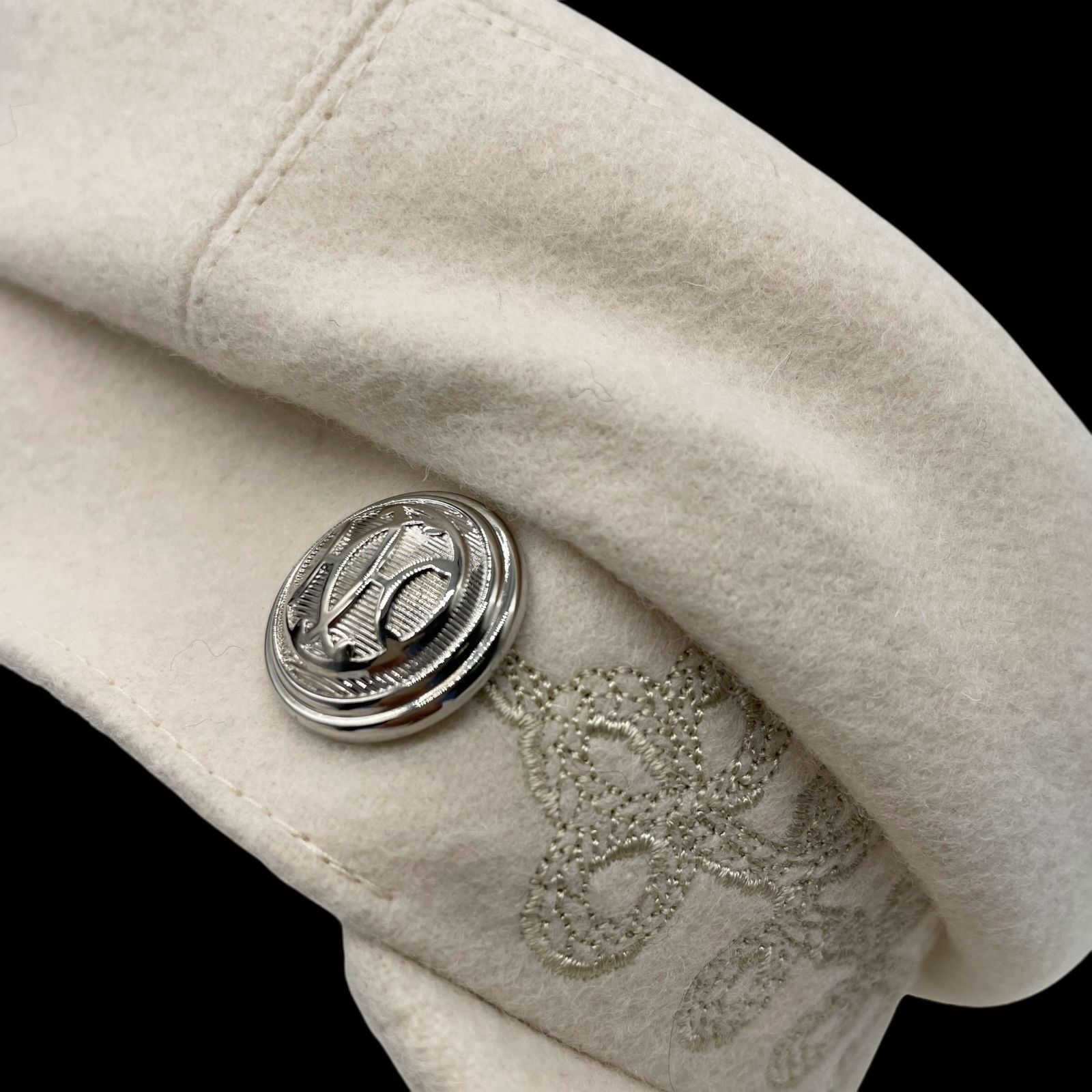 シルバーボタン